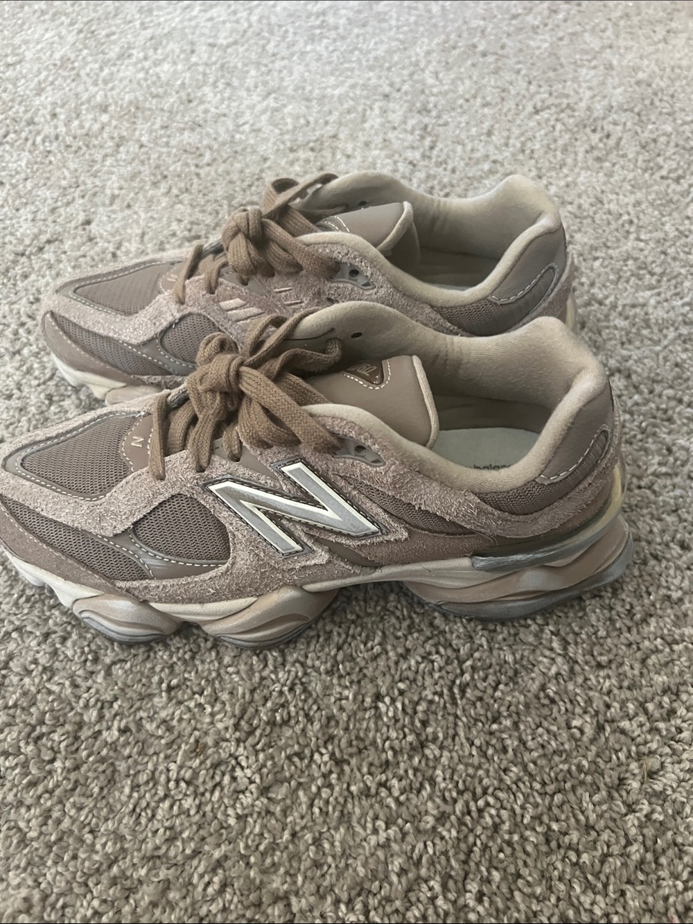 New Balance Women's Sneakers in Taupe and Beige - Picture 4 of 5